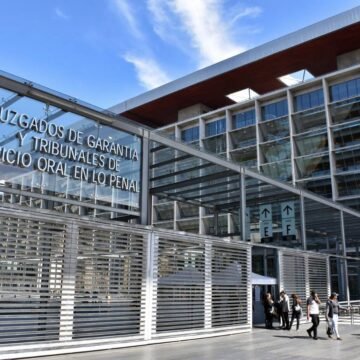 Séptimo TOP de Santiago condena a presidio efectivo a autor de receptación de vehículo y conducción con patente falsa