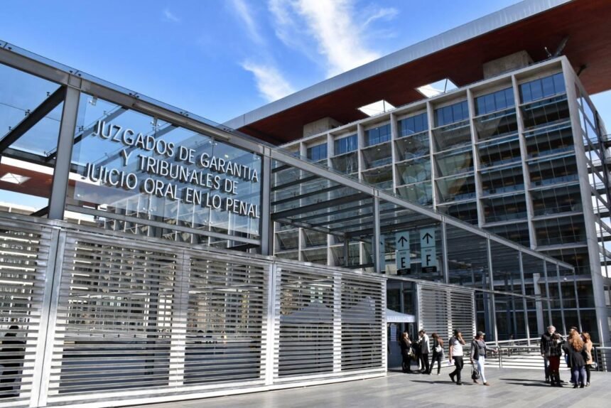Séptimo TOP de Santiago condena a presidio efectivo a autor de receptación de vehículo y conducción con patente falsa
