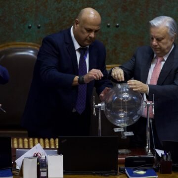 Presentan Acusación Constitucional contra exministra de Defensa