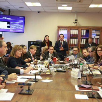 Ley Integral de Personas Mayores: Diputados discrepan por aumento de personal