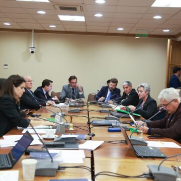 Comisión recibe a candidatos a consejeros del INDH