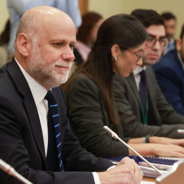 Ministro Elizalde expuso en comisión investigadora sobre la compra de casa Allende