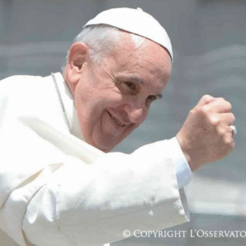 Comisión de RREE manifestó su pesar por muerte de Papa Francisco