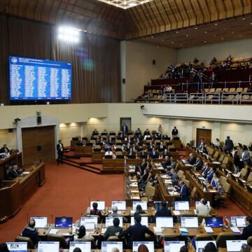 Sala pide mantener horario de verano en Los Lagos