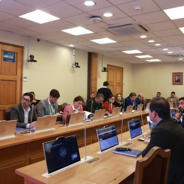 Analizan problemática del comercio informal