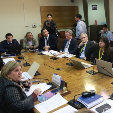 Comisión acordó que se exija identificación en transporte terrestre interregional