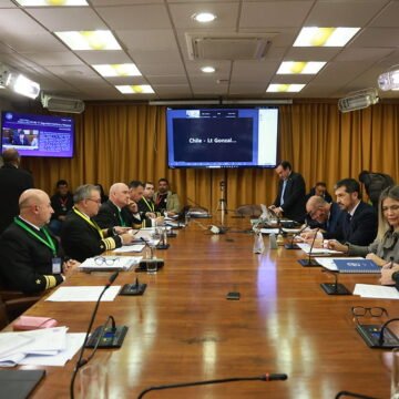 Armada expone en investigación por seguridad marítima