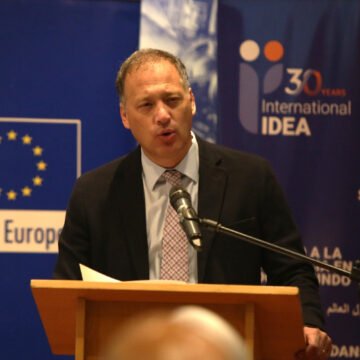 Inauguran seminario internacional sobre IA y documentos digitales