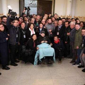 Congreso Nacional reconoce trayectoria profesional del reportero gráfico Moisés Muñoz