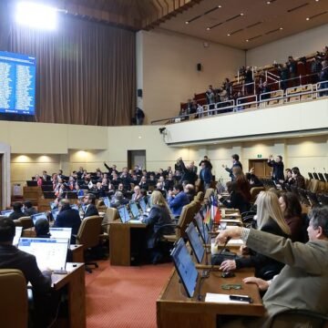 Entregan al Ministerio Público iniciativa penal en delitos económicos