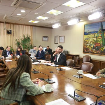 Trabajo legislará para fijar permiso laboral por fallecimiento de mascota