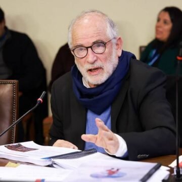 Mega incendio: Ministro Montes detalla reconstrucción en región de Valparaíso