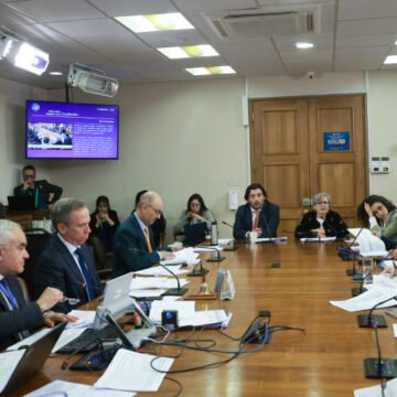 Por unanimidad comisión aprueba reforma a voto de extranjeros