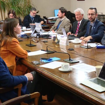 Mascotas: Aprueban permiso pero con devolución de jornada