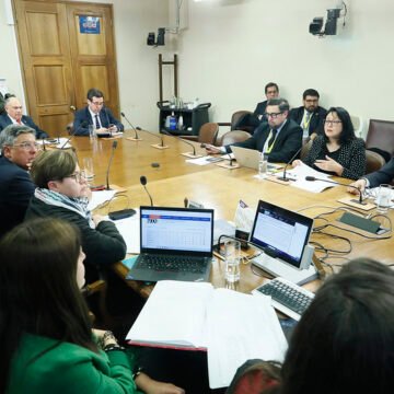 Avanzan normas de probidad en entrega de recursos a bomberos