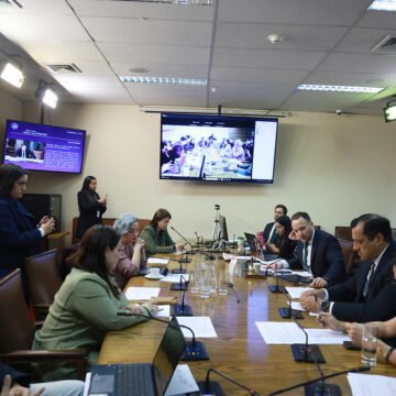 Comisión inicia discusión de nuevas obligaciones a eventos de fútbol profesional 