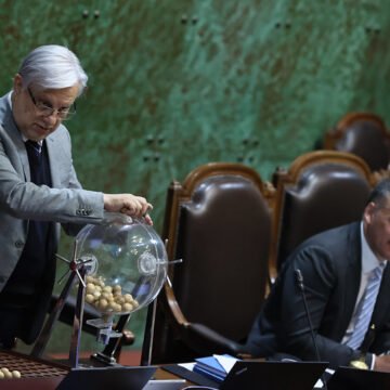 Presentan acusación constitucional en contra del exministro de Energía