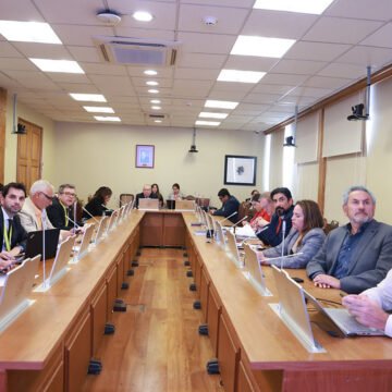 Legislarán para restringir beneficios fiscales a inmigrantes irregulares