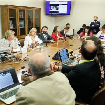 Analizan proyecto que obliga a inscribir contratos de transacción de granos