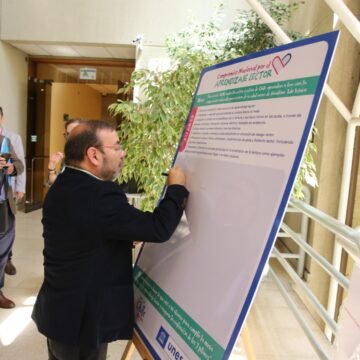 Parlamentarios firman “Compromiso por el aprendizaje lector”