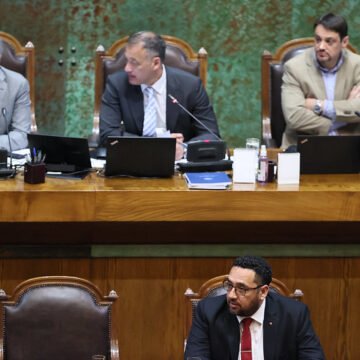 Cámara despachó proyecto que otorga titularidad a profesores a contrata