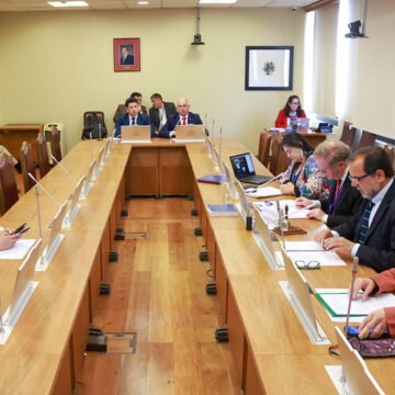 Superintendenta de la SEC participó en comisión de acusación contra exministro Pardow