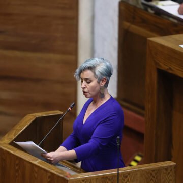 Sala aprueba restringir licencias de conducir a deudores de alimentos