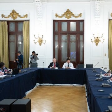 Exministro Pardow compromete asistencia el lunes a comisión