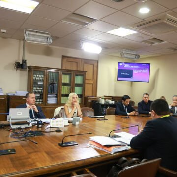 Defensa de Simpertigue presentó sus argumentaciones ante comisión de acusación