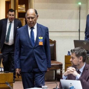 Ministro de la Corte Suprema, Diego Simpertigue, es destituido de su cargo