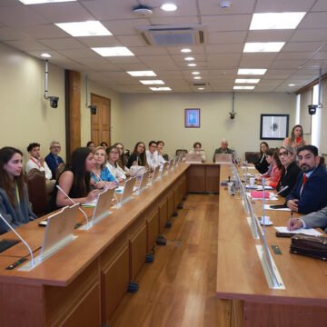 Comisión de Ciencias recibió a asociación juvenil científica