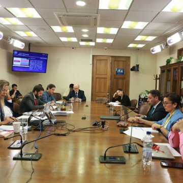 Familia aprobó en general proyecto que prohíbe la maternidad subrogada