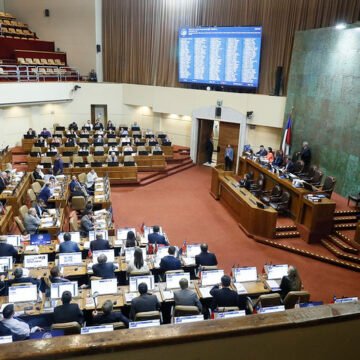 Contaminación de lago Vichuquén es abordado por la Cámara