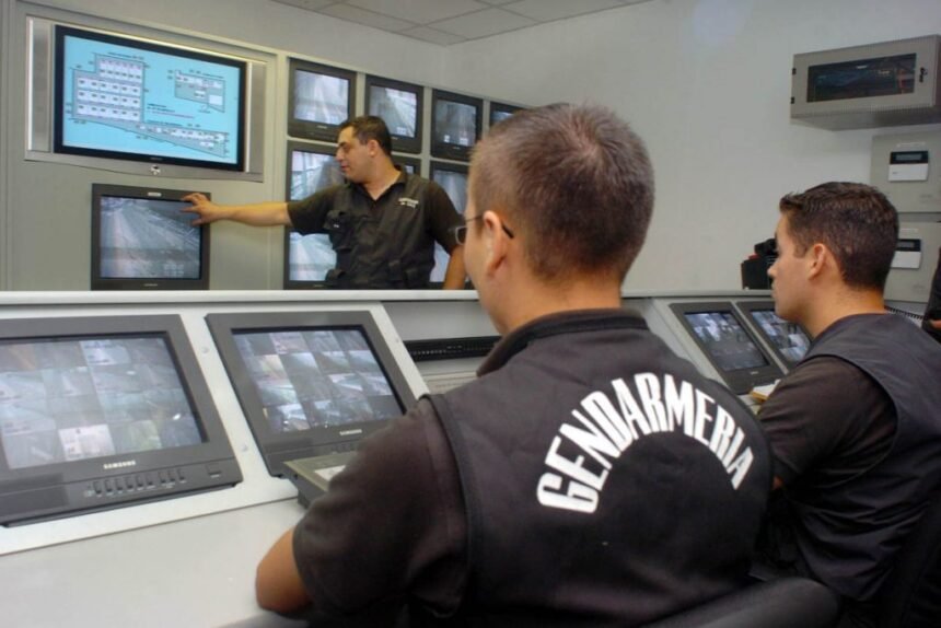 Constitución analiza reforma a Gendarmería