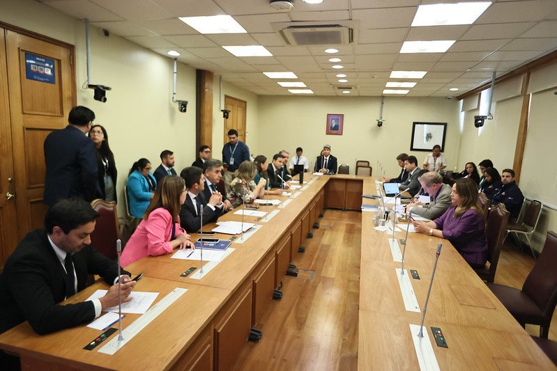 A Sala proyecto que autoriza monumento a expresidente Sebastián Piñera A Sala proyecto que autoriza monumento a expresidente Sebastián Piñera