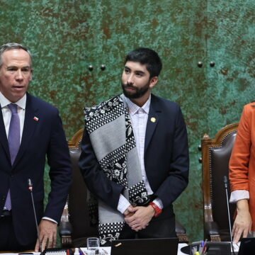 Nueva Cámara asumió hoy con Jorge Alessandri como Presidente de la Corporación Nueva Cámara asumió hoy con Jorge Alessandri como Presidente de la Corporación