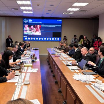 Hacienda revisa con urgencia proyecto para contener precio de la parafina
