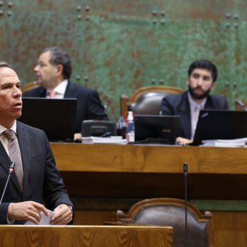 Autorizan erigir un monumento en memoria del expresidente Sebastián Piñera