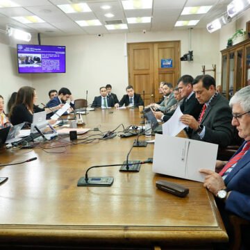 Estudian proyecto que prohíbe contratos entre futbolistas y casas de apuestas