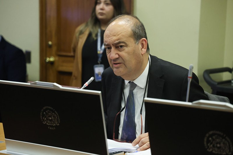 Abogado-defensor.jpg Abogado Patricio Zapata expuso defensa de exministro Grau por acusación constitucional