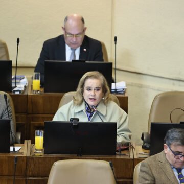 Jefa-comite-UDI.jpg Cámara propone gestionar con Francia revocar condición de refugiado de Ricardo Palma Salamanca