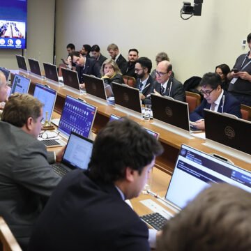 Seg-Ciudadana-Arrau.jpg Ministro Arrau expone ante Seguridad Ciudadana ejes legislativos y de gestión