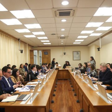 Comision-de-Desarrollo-Social-aprobo-en-general-proyecto-que-crea-bono-de-apoyo-a-la-ninez.jpg Bono de apoyo a la niñez: Comisión aprobó en general ayuda extraordinaria
