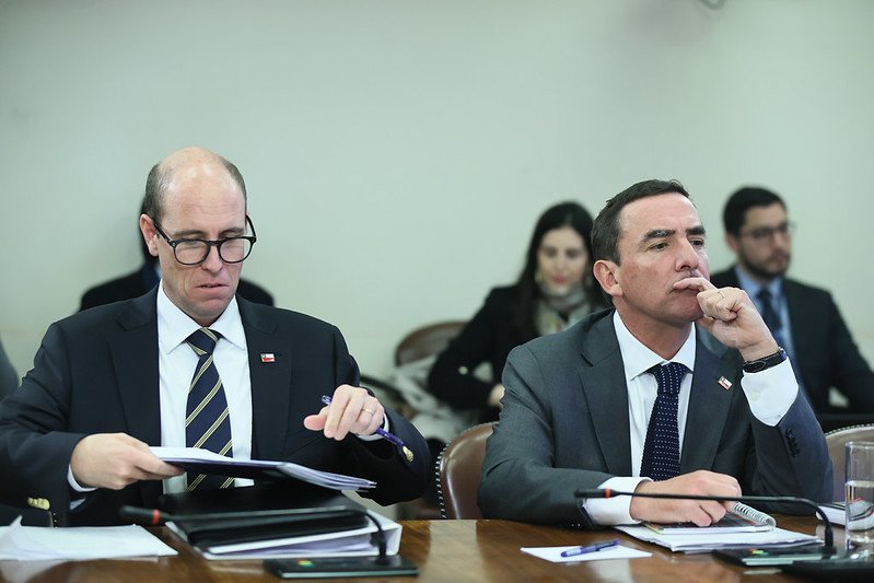 Ministro-Arrau-y-Rabat.jpg Estudian reformas sobre expulsiones y tráfico de migrantes