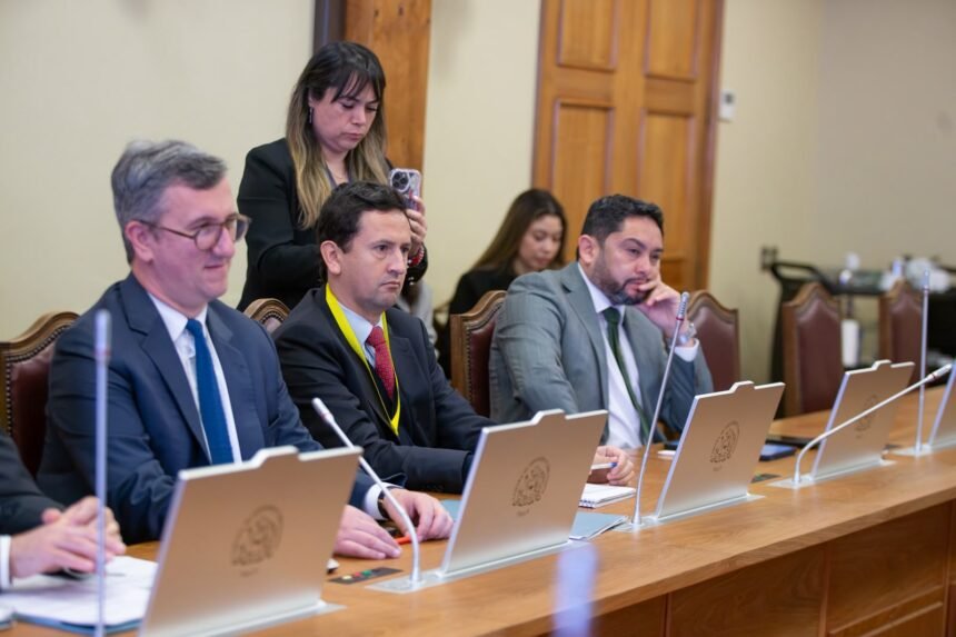 Fiscal nacional económico expone colusión en mercado de vales de alimentación