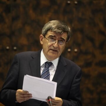 Escalona.jpeg Homenaje a Camilo Escalona: Cámara destacó sus convicciones y capacidad de diálogo